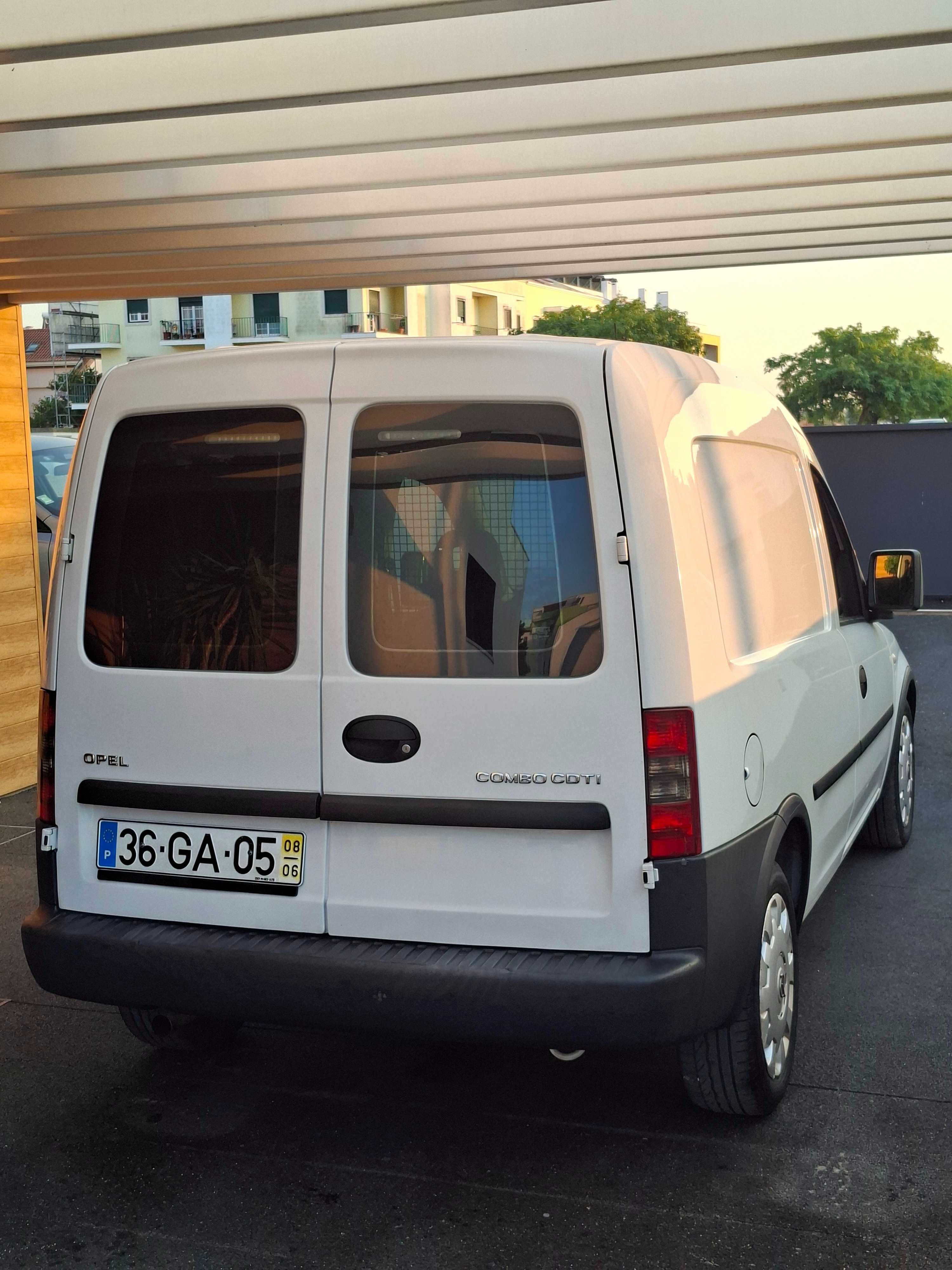 Carrinha Opel Combo impecável_Muito estimada_Pronta a trabalhar_164mil