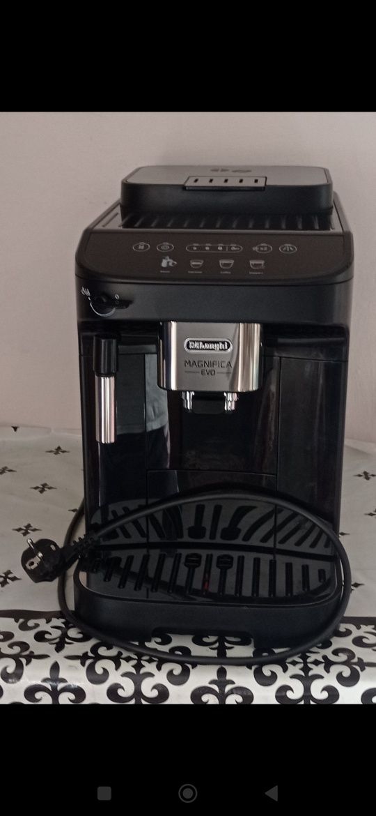 Продам кофемашину Delonghi в м. Хуст