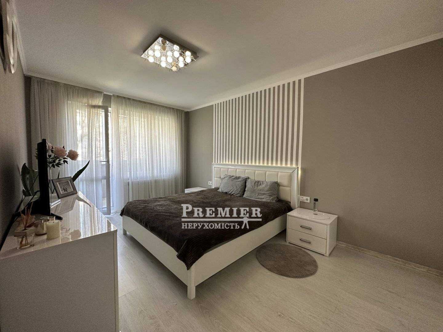 Продам 2 кімнатну квартиру з новим ремонтом на Таїрова