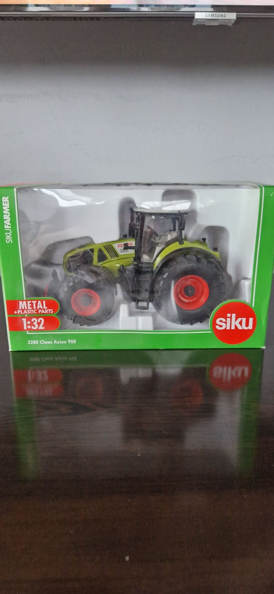 Siku 3280 CLAAS AXION 950