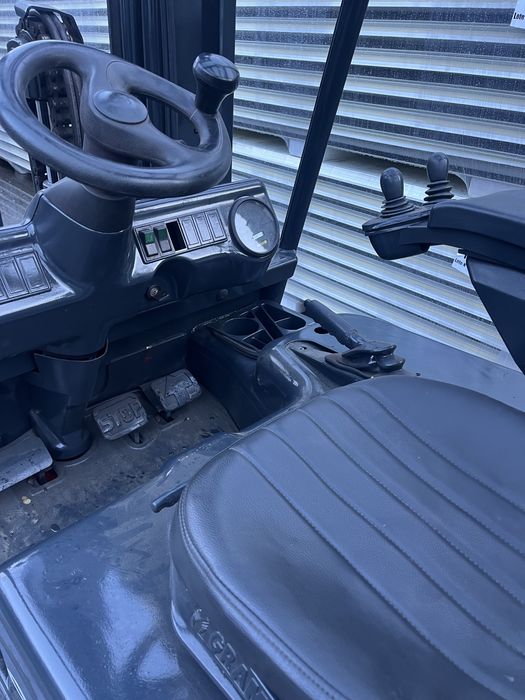 Empilhador eletrico linde