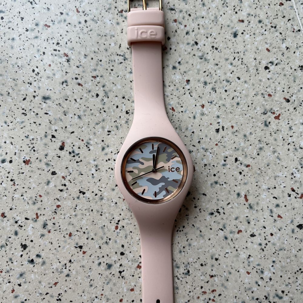 Часы женские Ice watch