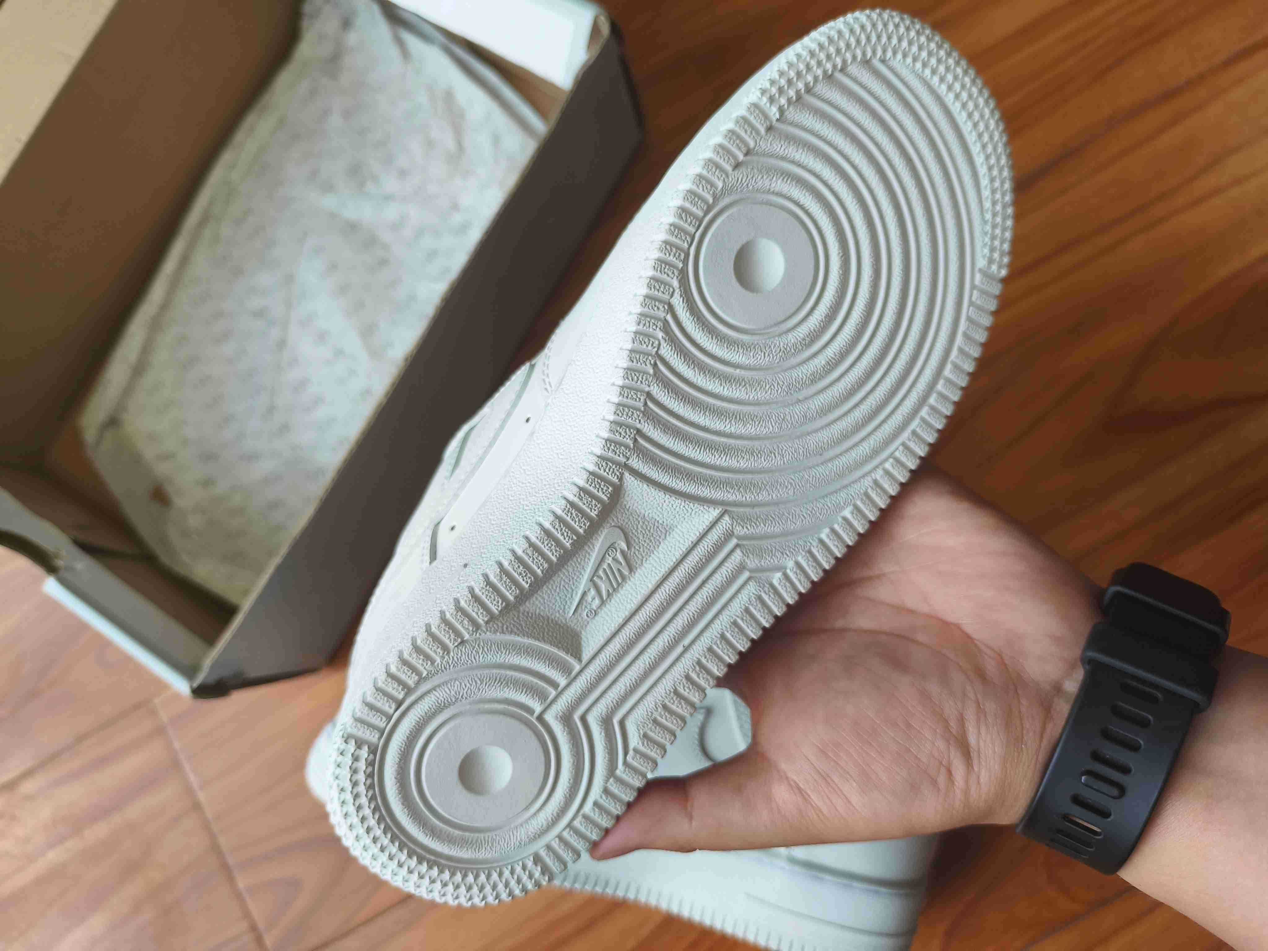 Damskie trampki Nike, białe, rozmiar 43