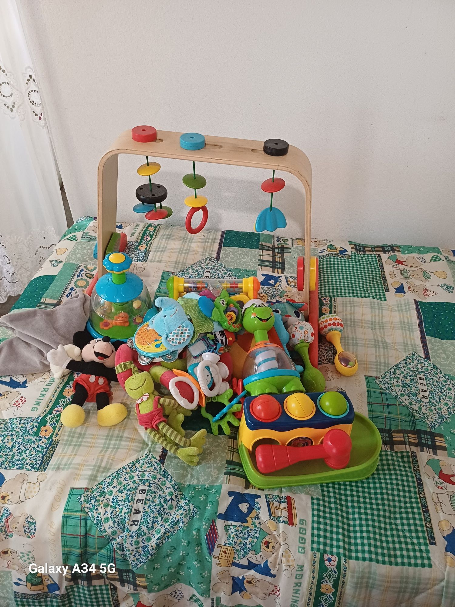 Vendo brinquedos de criança