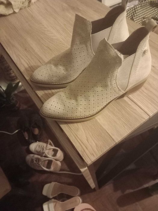 Botas de senhora novas tamanho 40