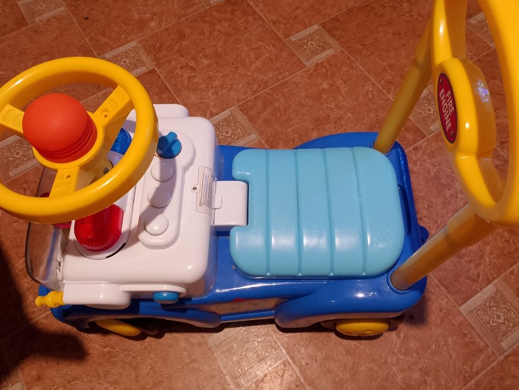 Pchacz jeździk strażak