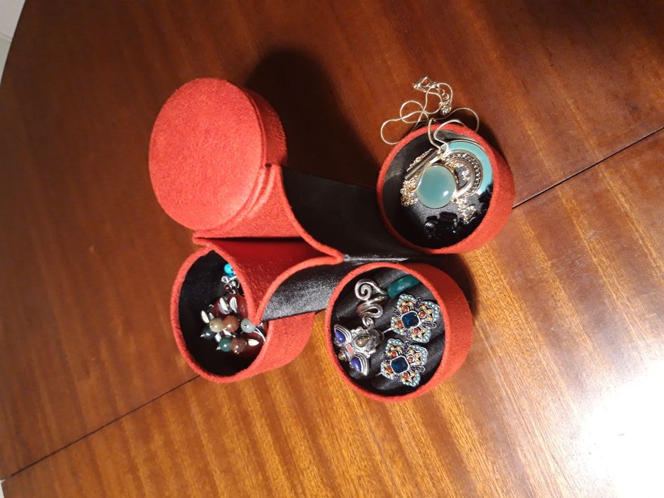 1 porta-jóias vermelho - NOVO!