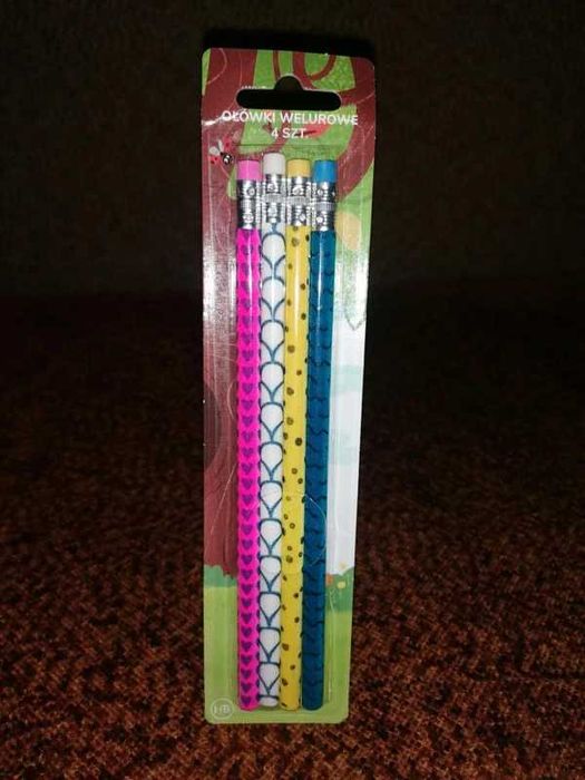 Ołówki welurowe, 4 szt w komplecie, Nowe