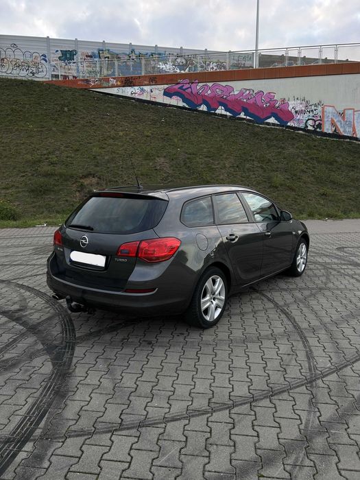 Opel Astra 1.4 Turbo 140 KM Sports Tourer Kombi