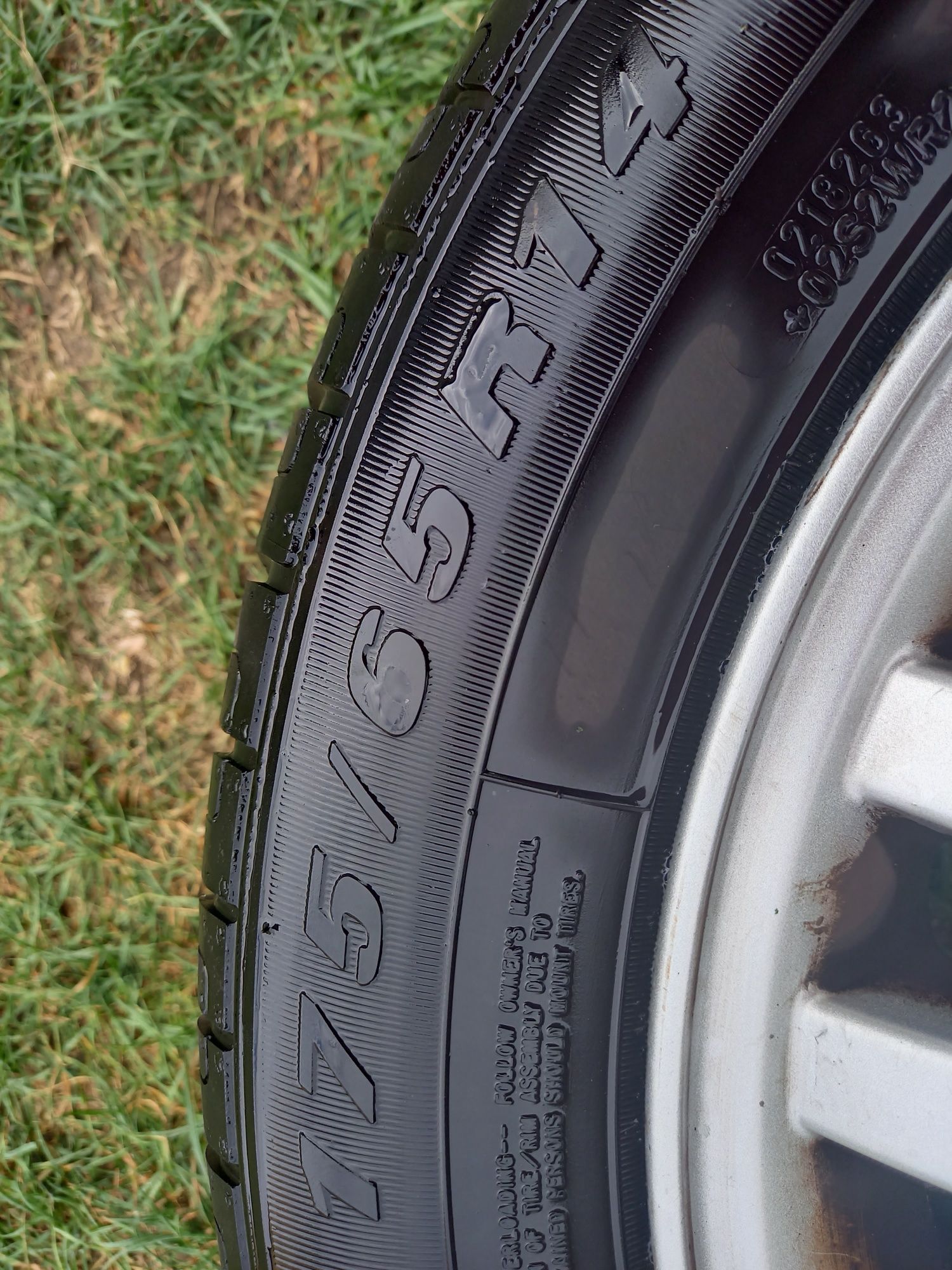 Felgi aluminiowe z oponami Toyota Yaris, 4 szt.