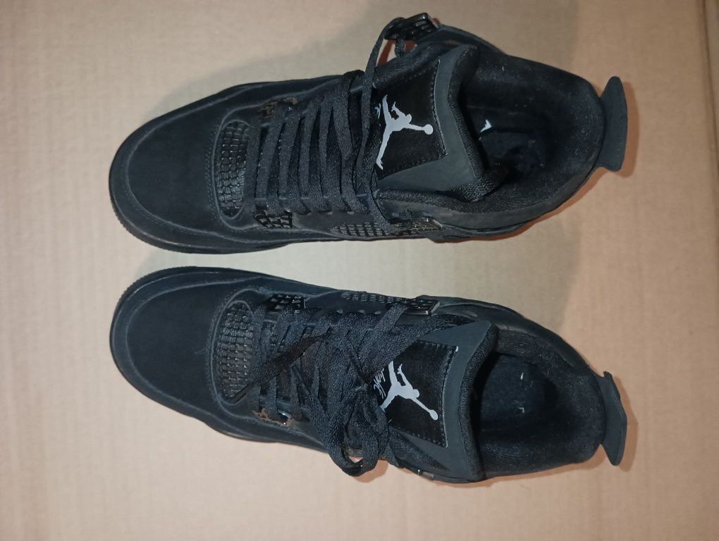 Чоловічі зимові кросівки Nike Air Jordan 4 Retro чорні