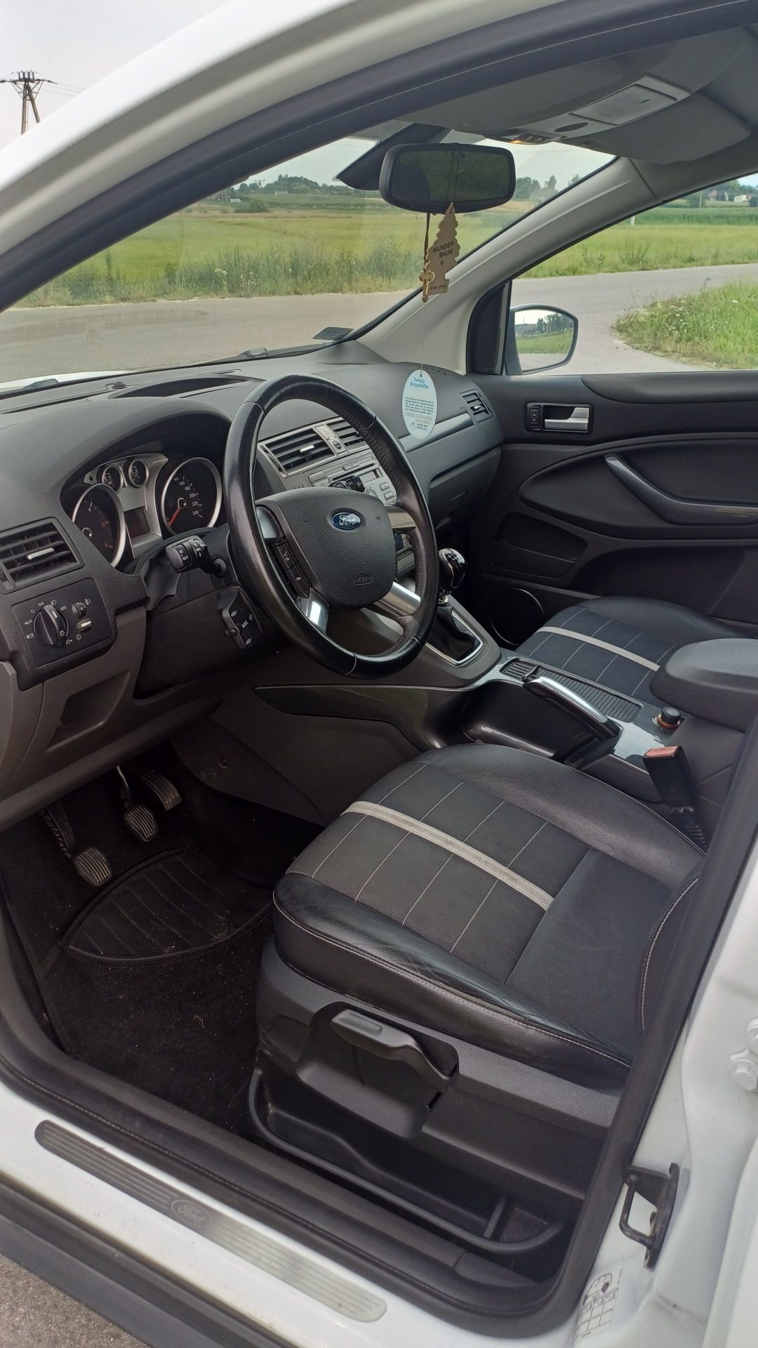 Ford Kuga 4x4 2.0 tdci 140km 2009r. Panorama