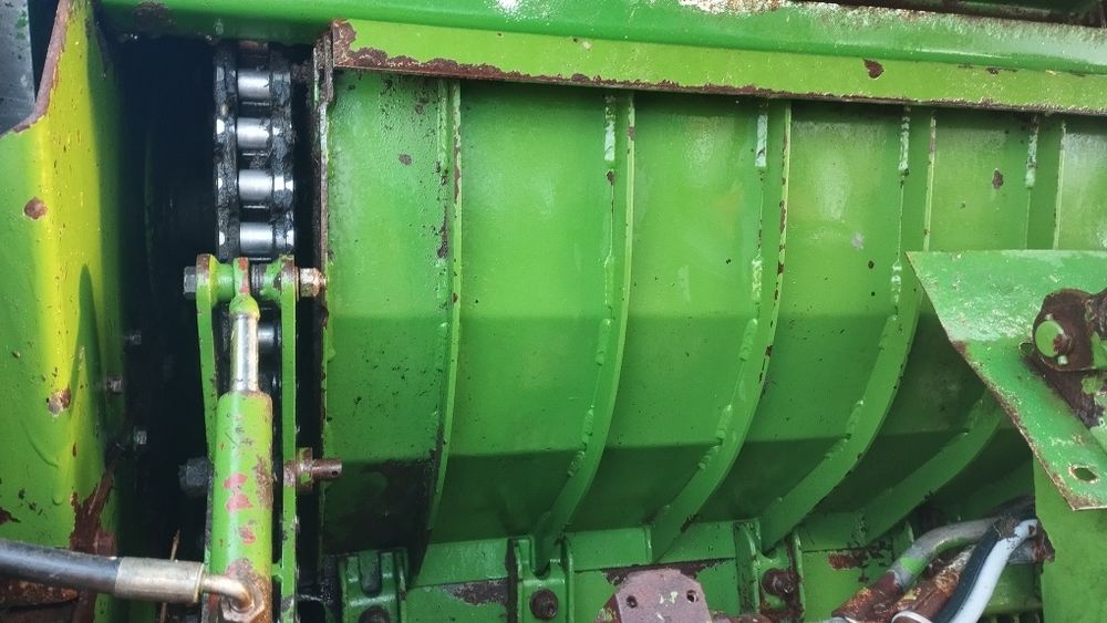 Przyczepa samozbierająca