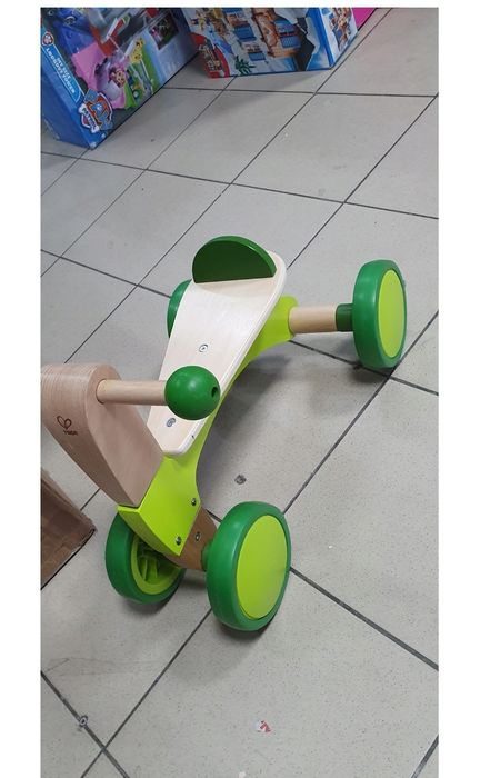 Hape Drewniany Rowerek Biegowy 4-kołowy Zielony