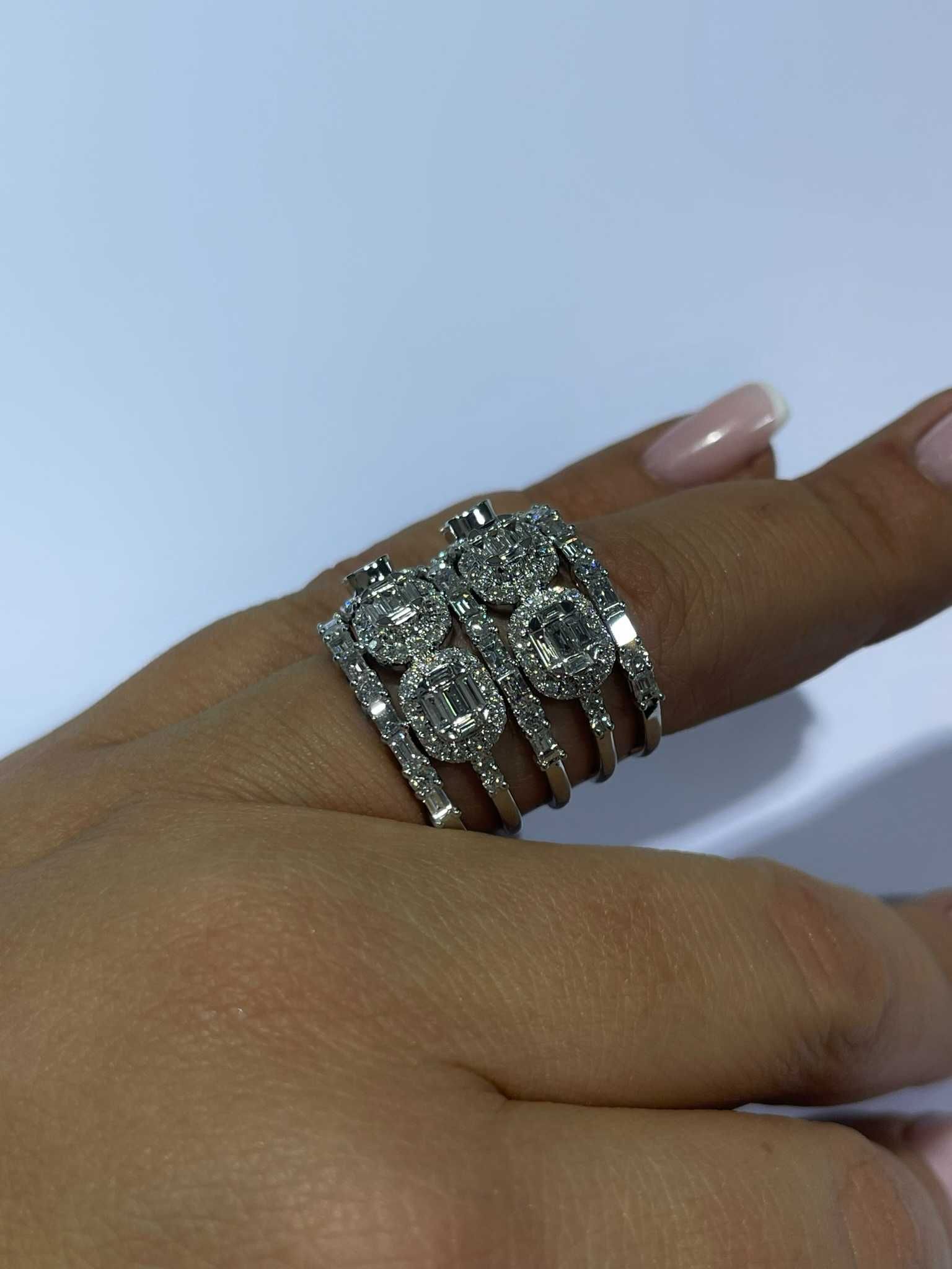 Pierścionek Infinity bagiety 3.39 CT