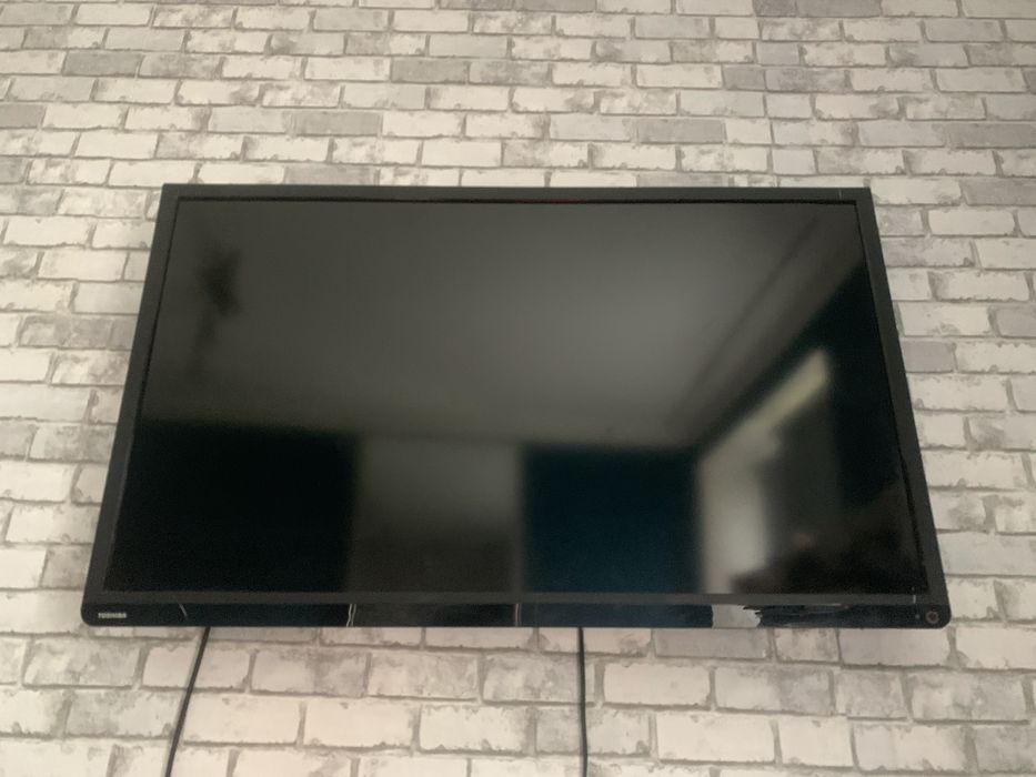 Telewizor Toshiba 42 cale 100% sprawny z pilotem