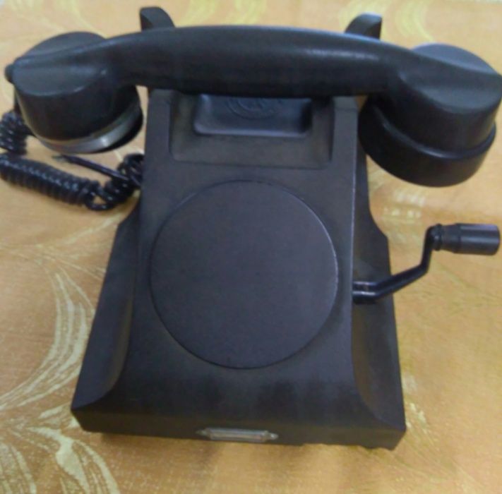 Telefone fico a manivela