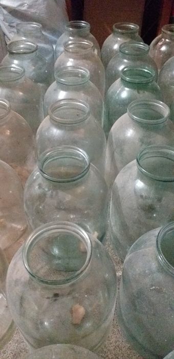 Банки,банка 3 литровая. 25 штук. Цена за все.