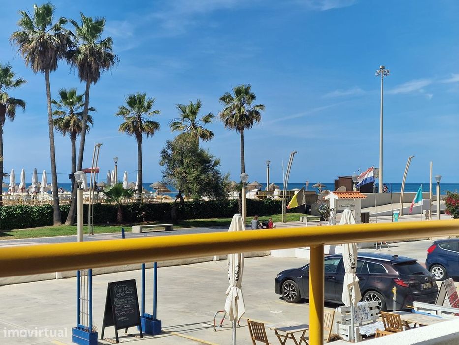 Arrenda T 1 em Frente à Praia Quarteira