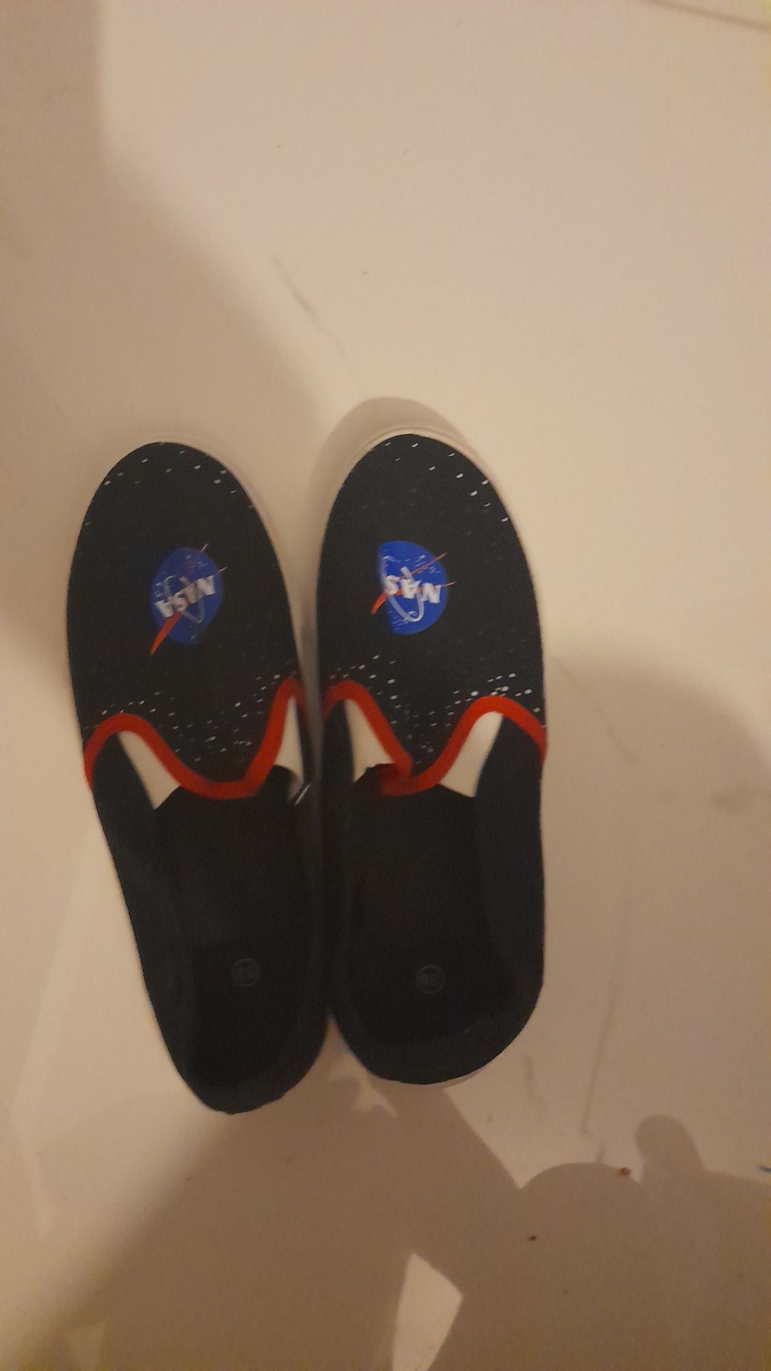 Trampkii buty nowe NASA