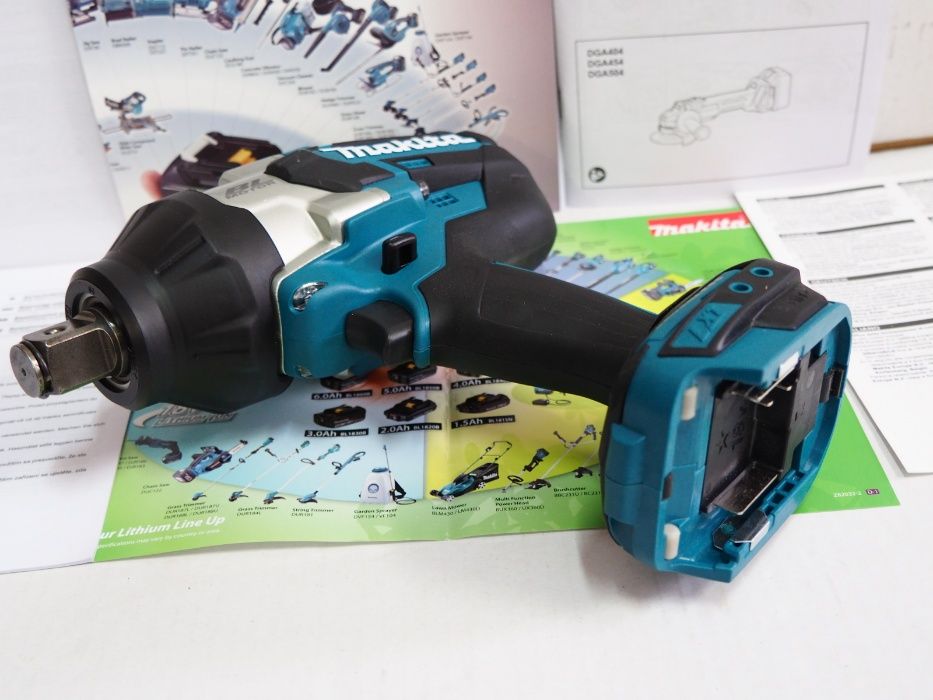 Zestaw MAKITA DTW 1001 klucz udarowy 3/4'' moc 1700Nm bateria 18v 6ah