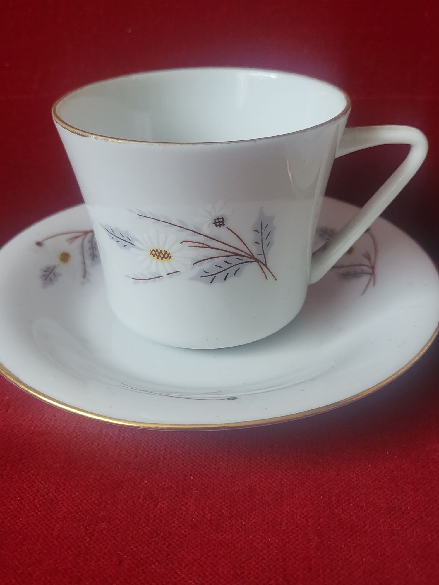 Filiżanka z spodkiem wzór Rumianek  stara porcelana 2szt. Ć/ Chodziez
