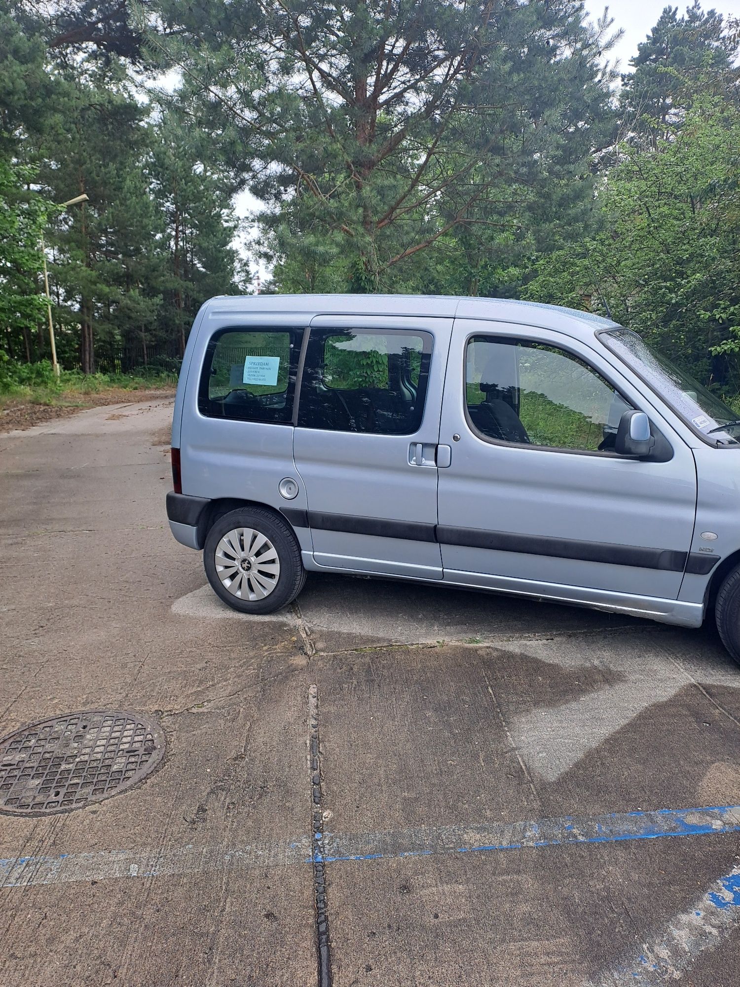 Peugot partner sprzedam jeździ skręca.