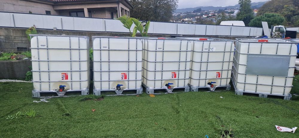 Cubas brancas de 1000L