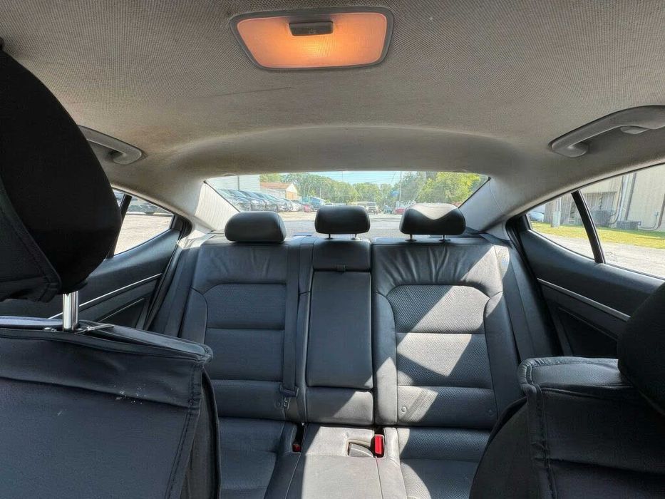 Hyundai Elantra Limited      2017