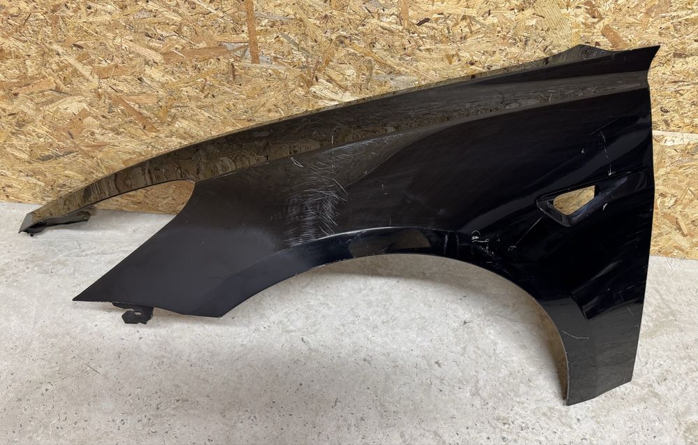 Tesla Model 3 крило ліве