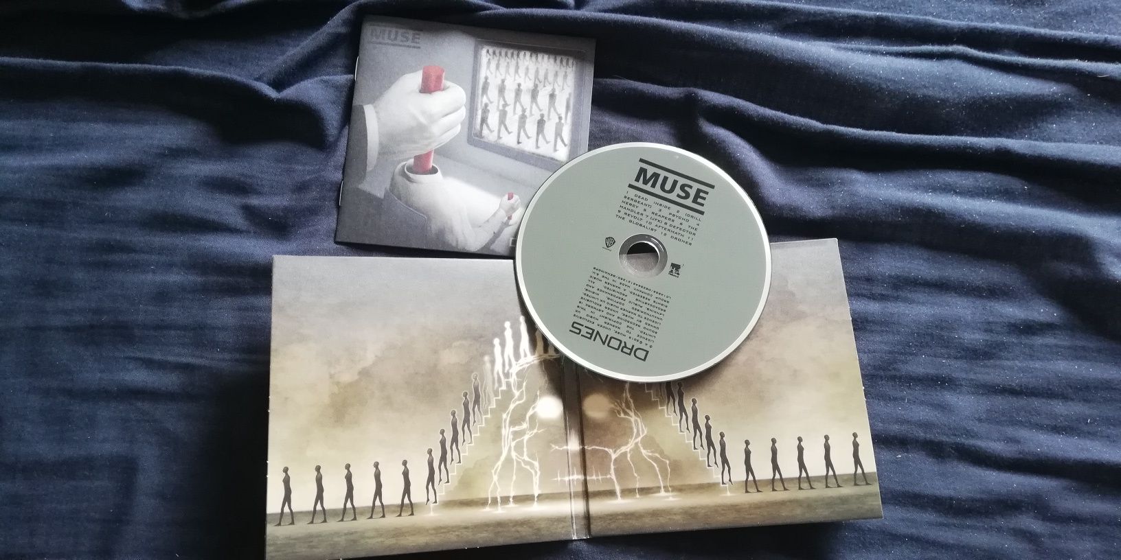 CD "Drones", dos Muse (portes grátis)