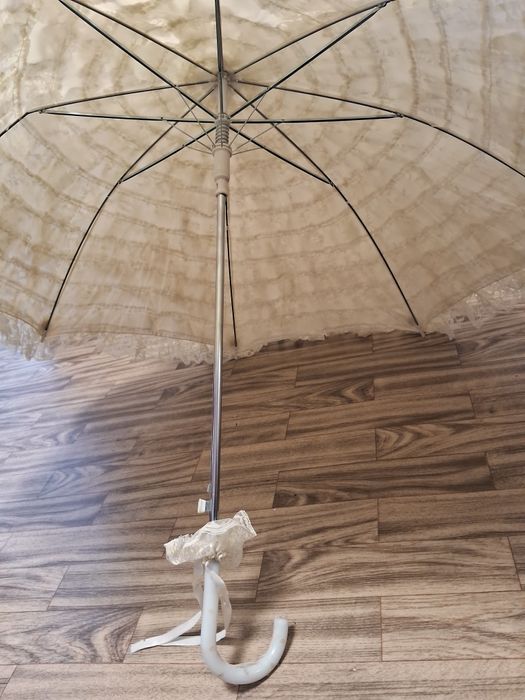 Парасолька, свадебный зонт невесты.