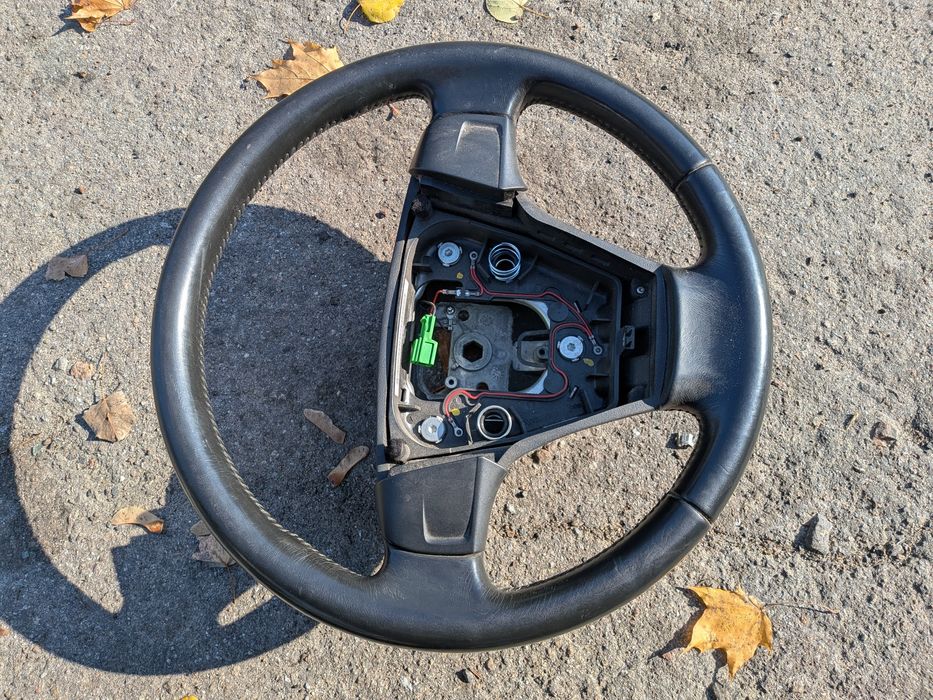 Руль r-design Volvo v50 кермо