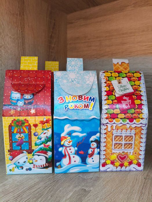 Новорічні подарунки,солодощі, цукерки