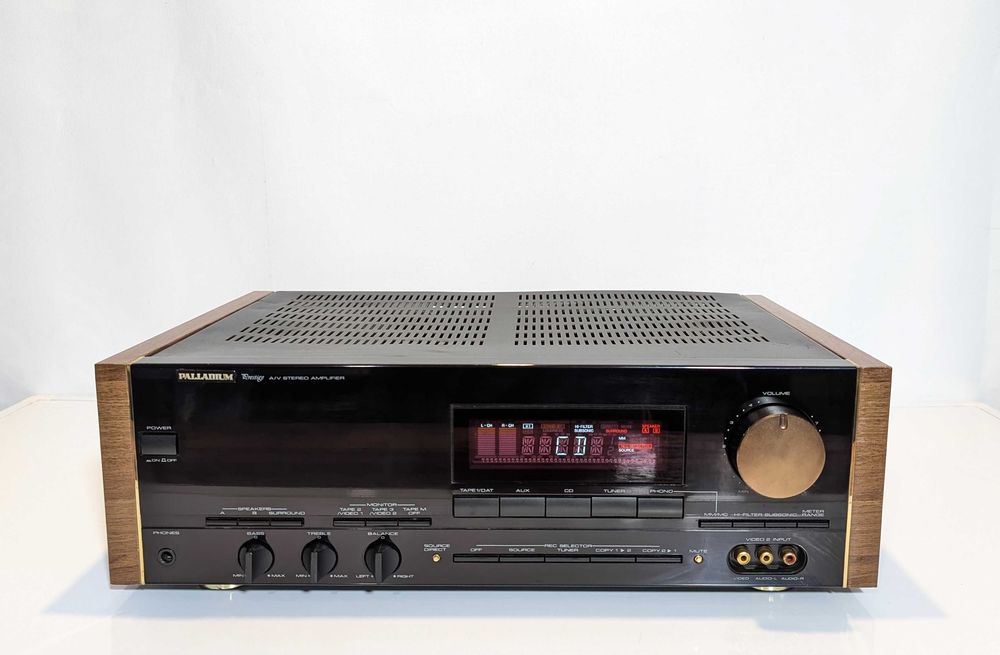 Лімітований підсилювач Palladium Prestige V7000,має 150 Вт\кан\4-16 Ом