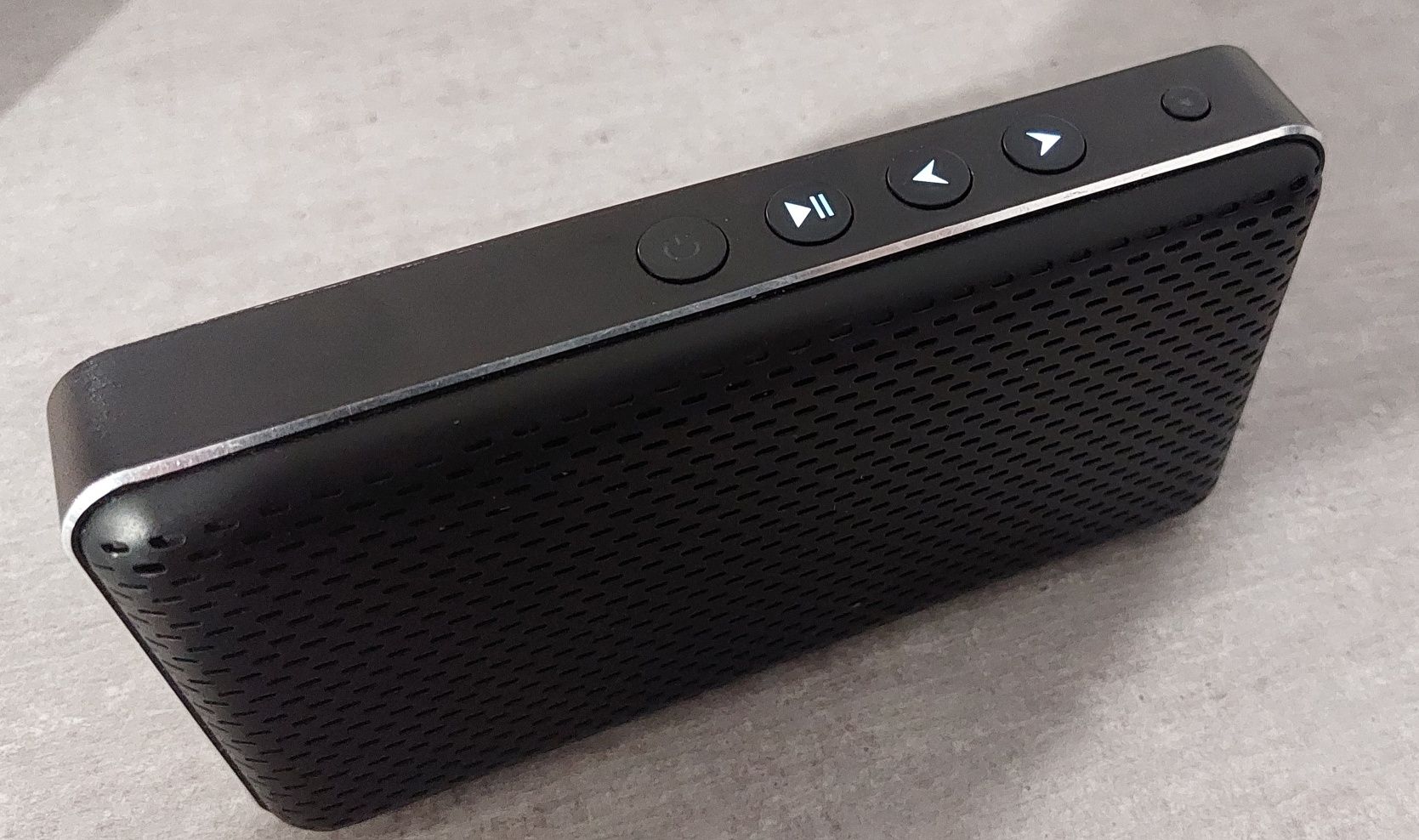 Głośnik Bluetooth marki Lark sprawny