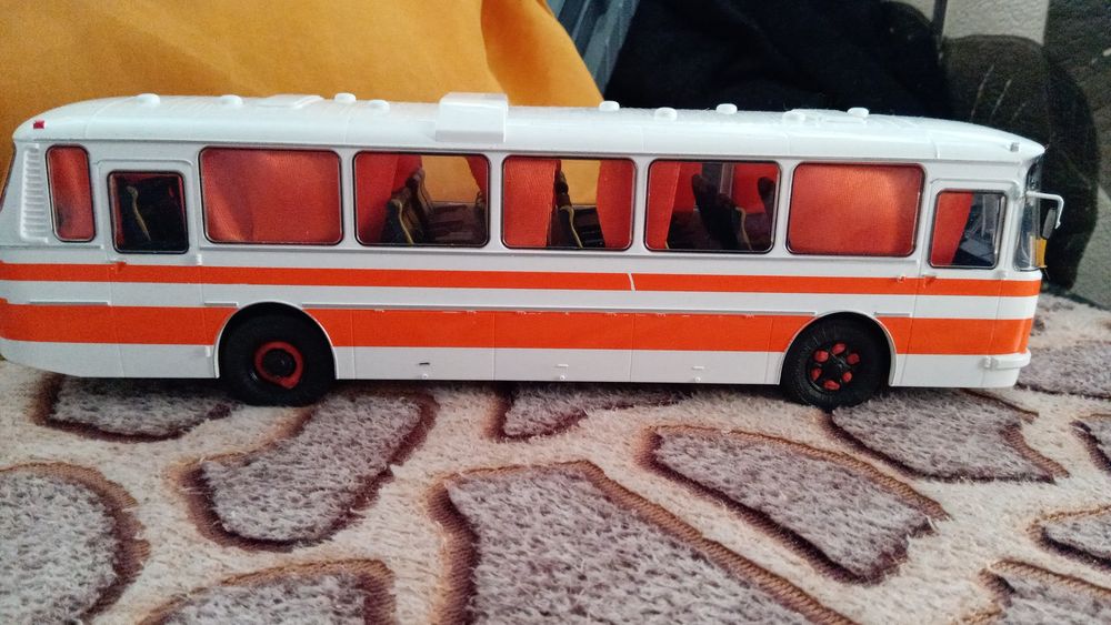 Автобусы разные лиаз,лаз,паз...