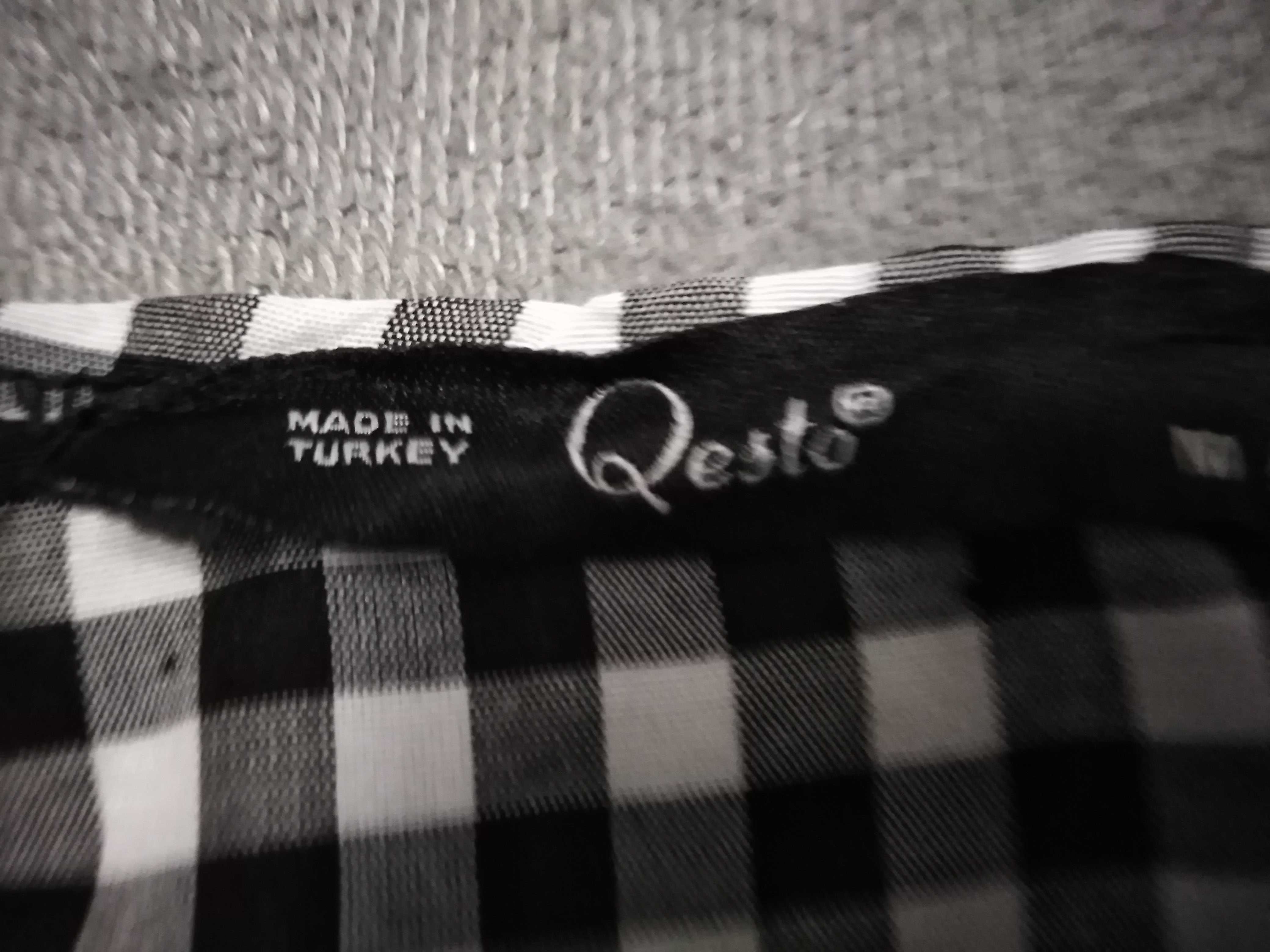 Bluzka firmy Qesto.