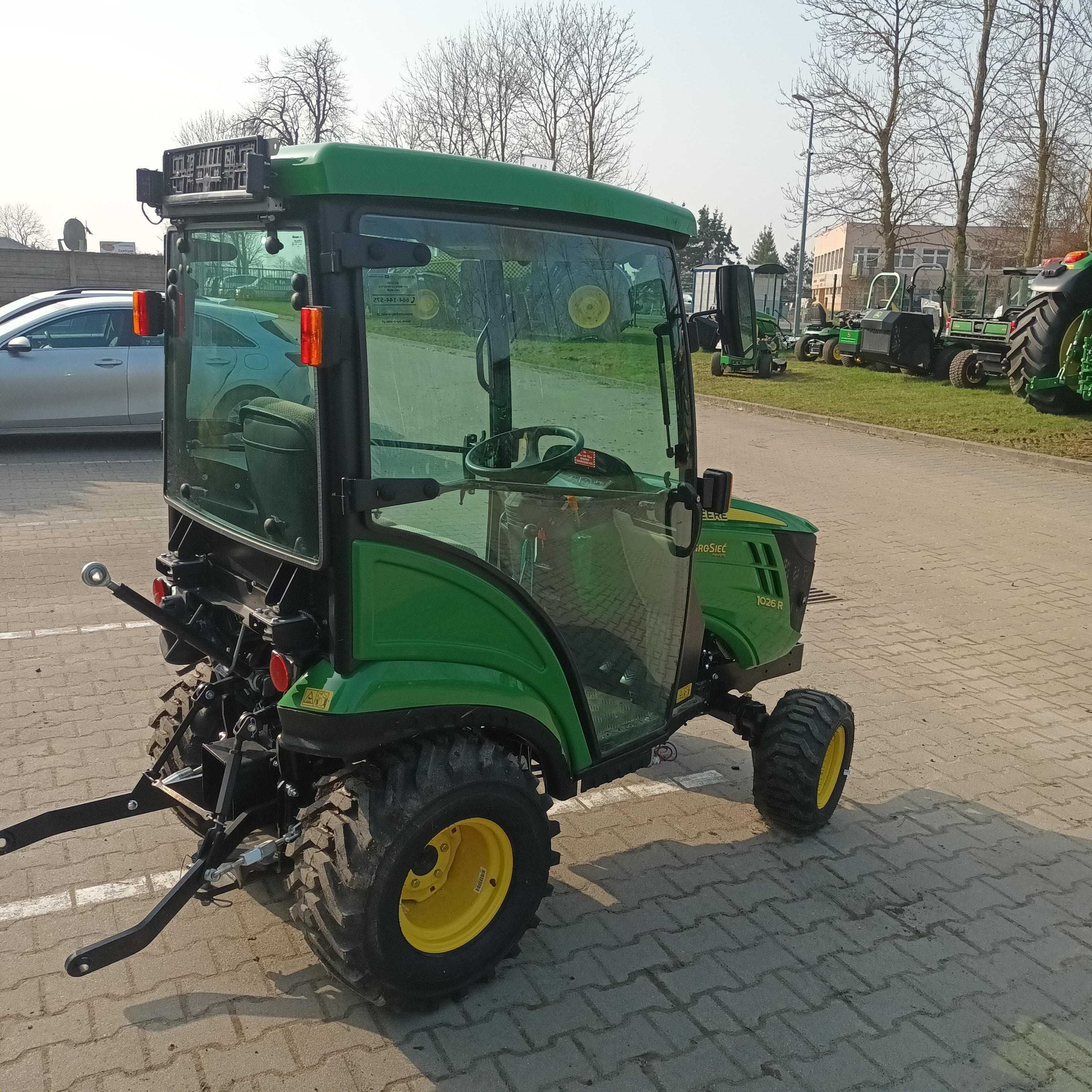 Ciągnik kompaktowy 1026r John Deere