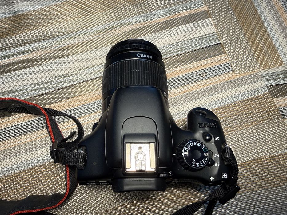 Фотоапарат Canon EOS 550 d