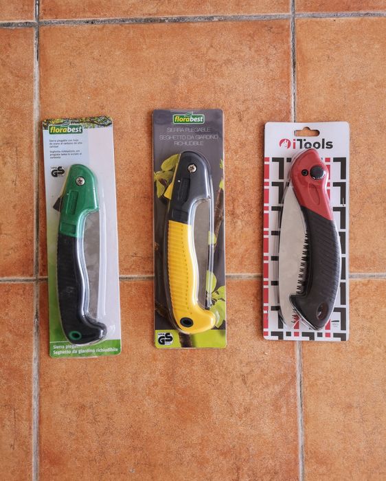 Vários ferramentas jardinagem