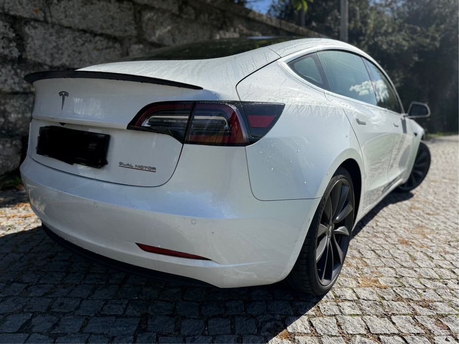 Tesla Model 3 Perfomance