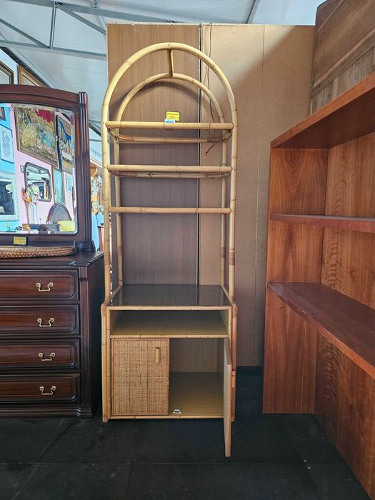 Móvel estante em verga - Muito bom estado geral