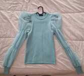 Camisola com mangas de balão e tule