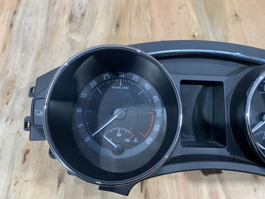 Skoda SuperB II 2.0 TDI licznik zegary EUROPA