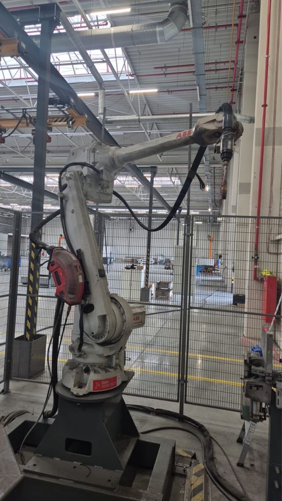 Cela spawalnicza z robotem ABB IRB 4600 + obrotnik + spawarka Fronius