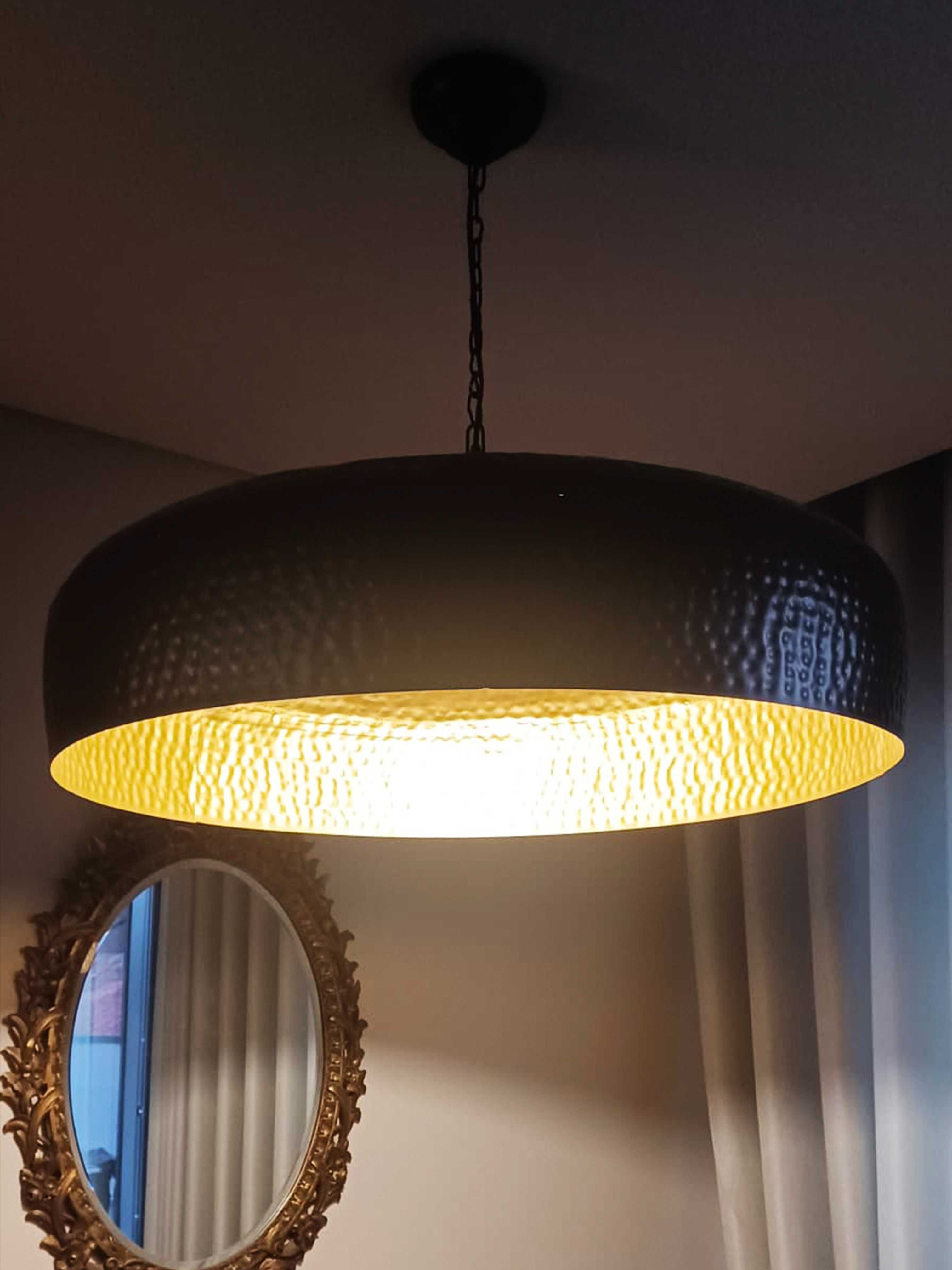 CANDEEIRO INDUSTRIAL - em metal preto e dourado (80 cm de diâmetro)