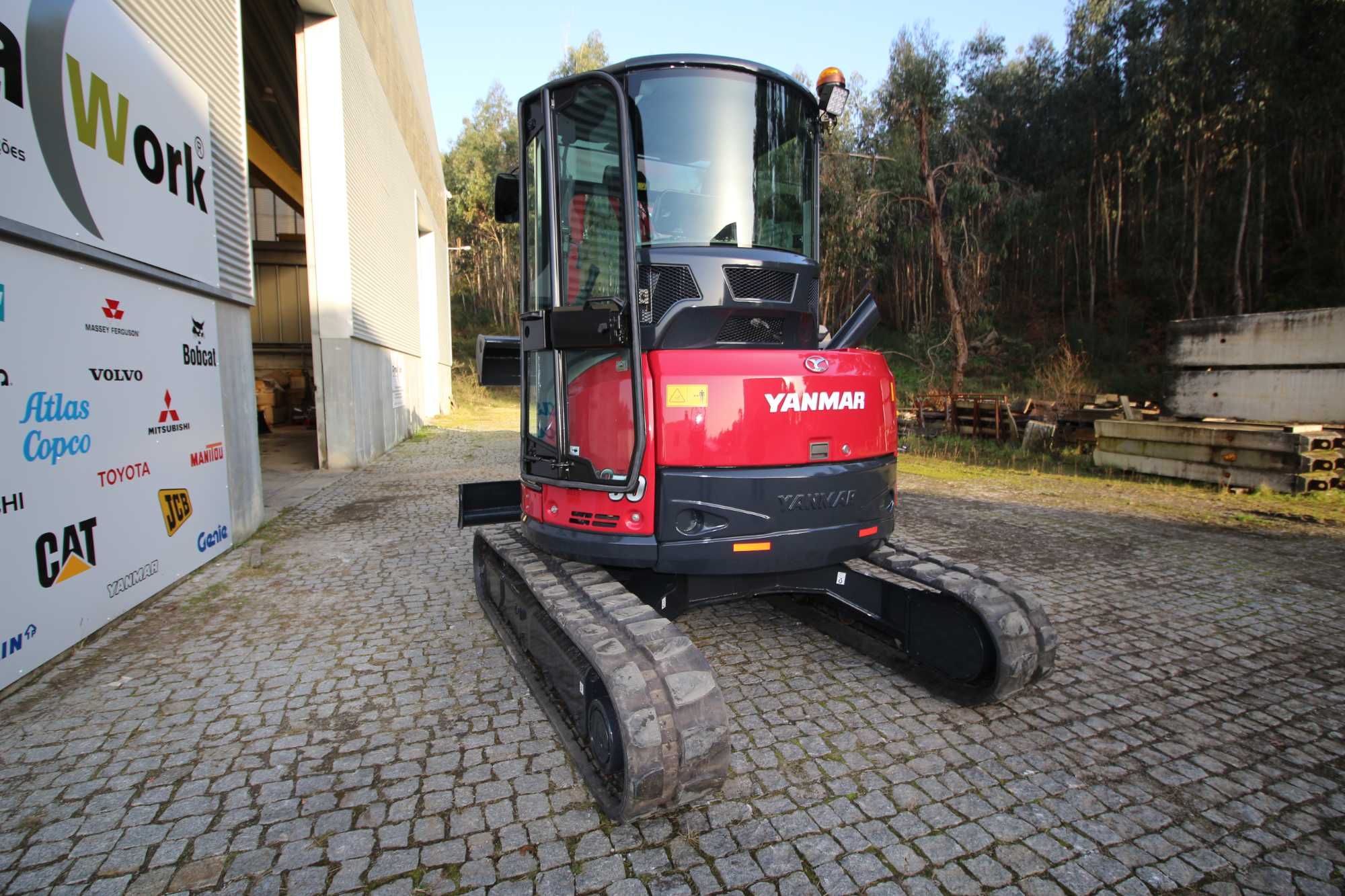 Minigiratória Máquina  rastos Yanmar VIO 50   (como nova )