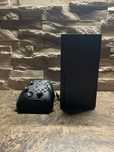Xbox Series X 1TB + 2 pady i stacja ladujaca