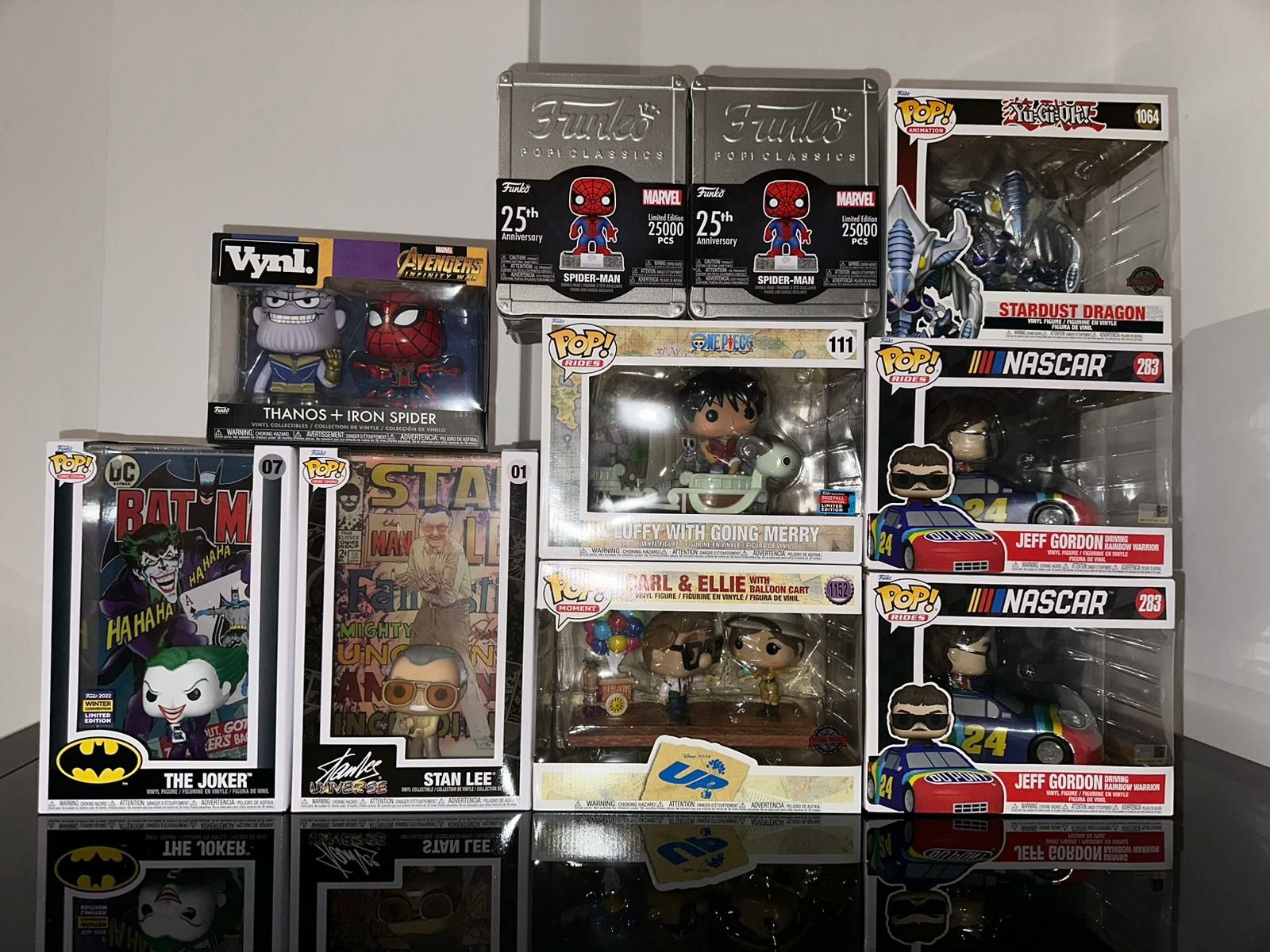 Coleção Funko POPs Blacklight, 10", 6", Moments e POP Tees